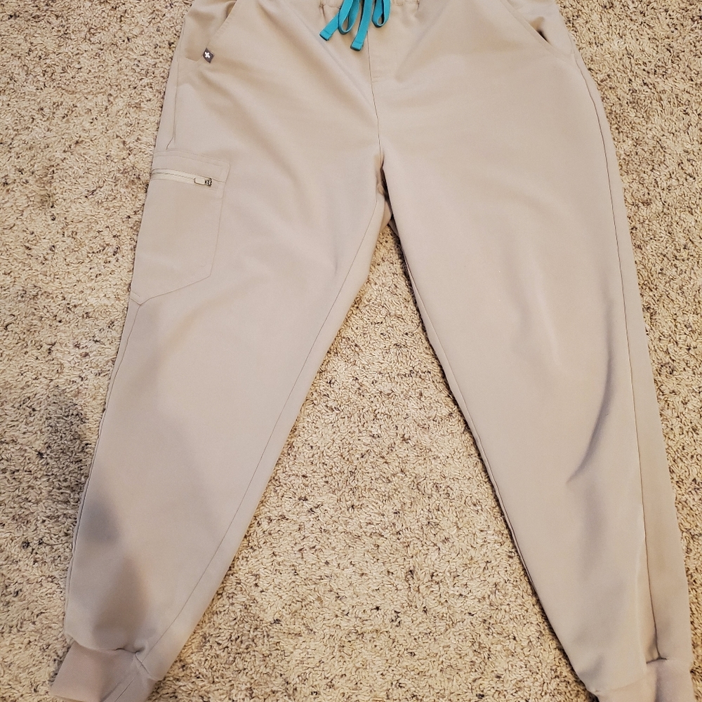 Figs medium petite high waisted boulder Zamoras.